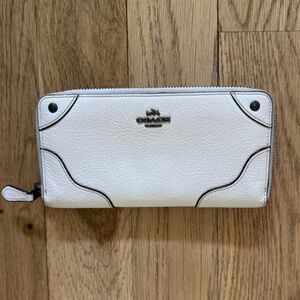 Coach White Leather Zip Wallet